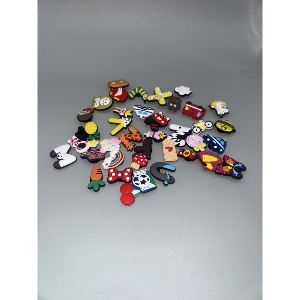 CROC CHARMS - VGC - MIXED LOT - DECORATIVE CHARMS Lot Of 39